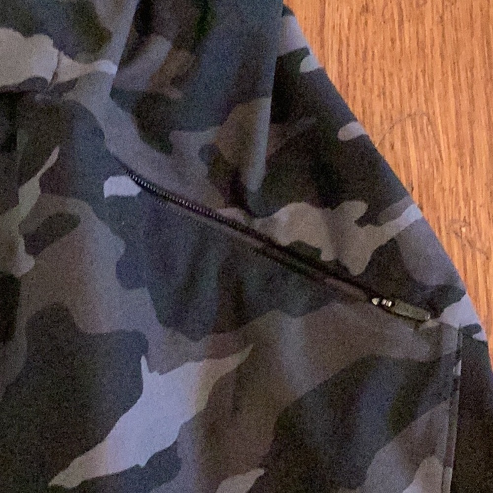 Athleta black camo Racer lined Running Shorts - Picture 7 of 15